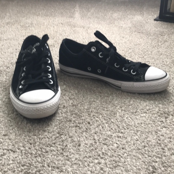 Converse All Star tennis shoes - Picture 1 of 6
